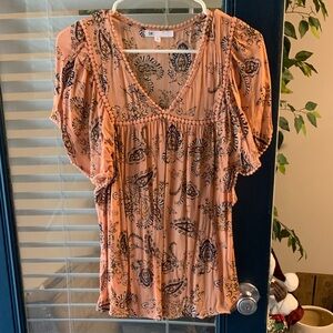 DR2 Peach Paisley V-Neck Tunic Top